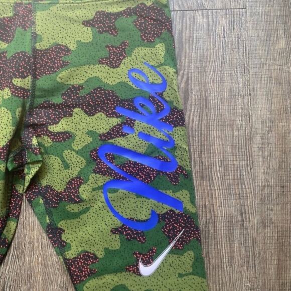 Nike Camo Leg-A-See leggings - Picture 8 of 13